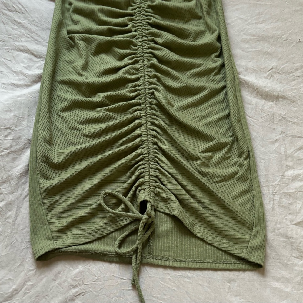 Dress - Picture 3 of 4